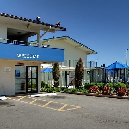 Rodeway Inn Fort Smith I-40 Екстериор снимка