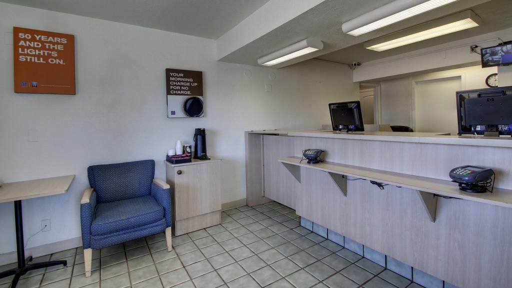Rodeway Inn Fort Smith I-40 Екстериор снимка