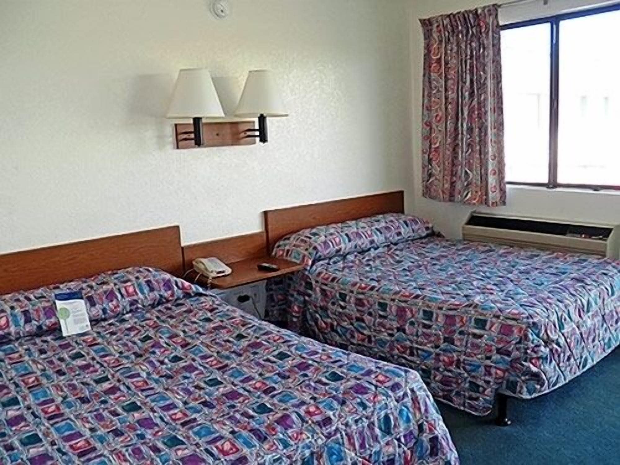 Rodeway Inn Fort Smith I-40 Екстериор снимка