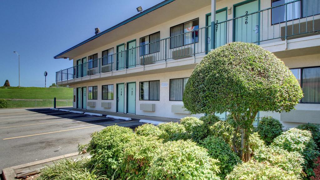 Rodeway Inn Fort Smith I-40 Екстериор снимка
