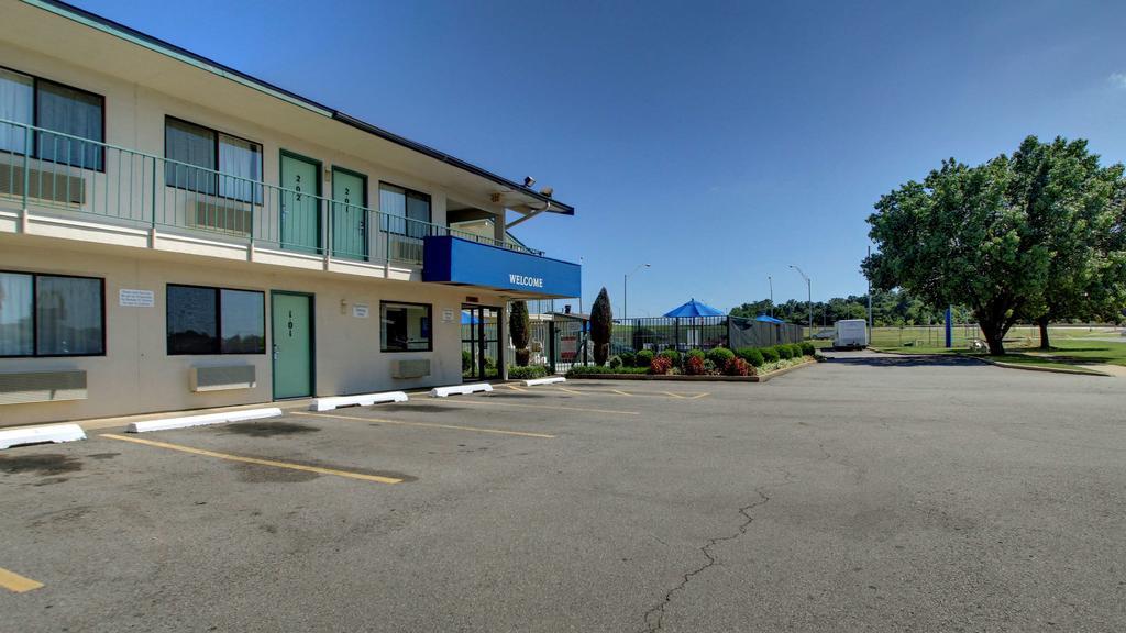 Rodeway Inn Fort Smith I-40 Екстериор снимка