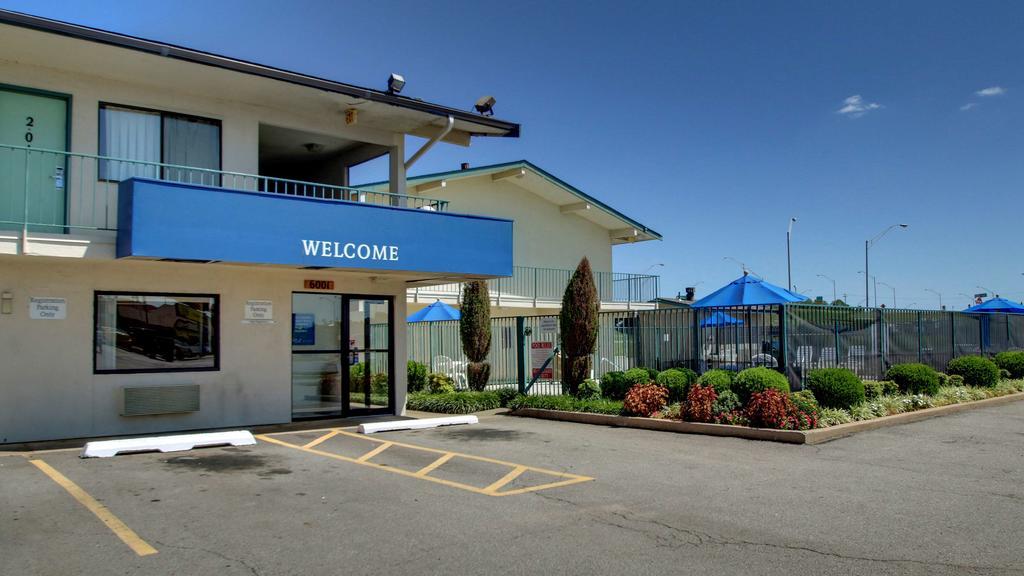 Rodeway Inn Fort Smith I-40 Екстериор снимка