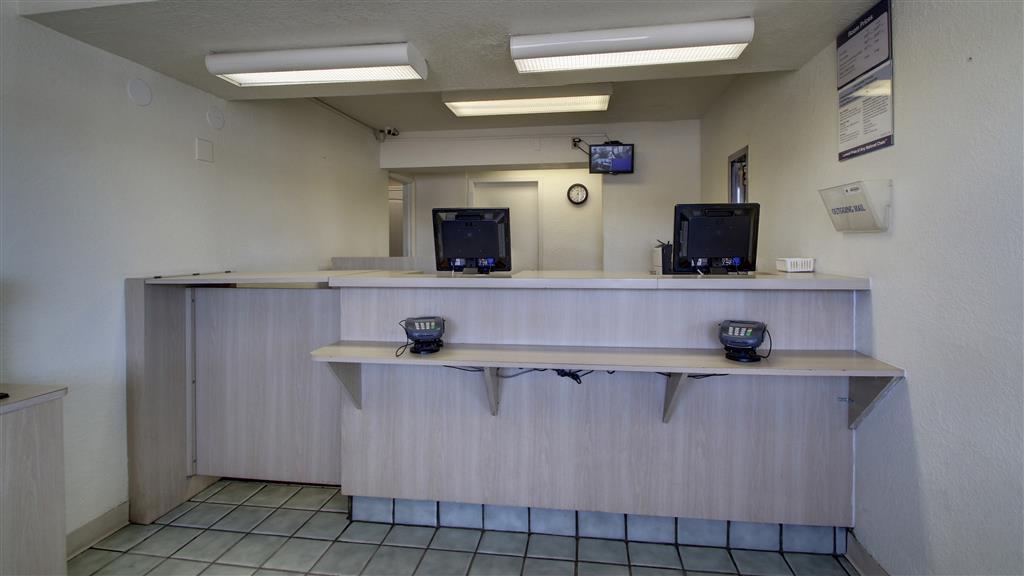 Rodeway Inn Fort Smith I-40 Интериор снимка