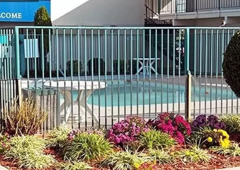 Rodeway Inn Fort Smith I-40 Екстериор снимка